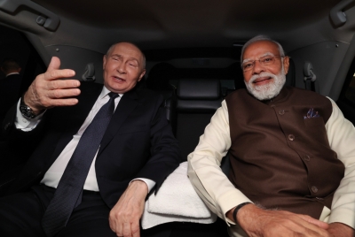  ಎರಡು ದಿನಗಳ ಭಾರತ ಭೇಟಿಗಾಗಿ ಪುಟಿನ್ ಆಗಮನ : ವಿಮಾನ ನಿಲ್ದಾಣದಿಂದ ಪ್ರಧಾನಿ ಮೋದಿ ಕಾರಿನಲ್ಲಿ ಪ